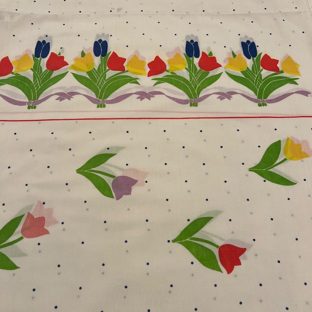 Vintage Floral Tulips Pillowcases Granny Core Farmhouse (2)--Standard Size - Picture 2 of 3